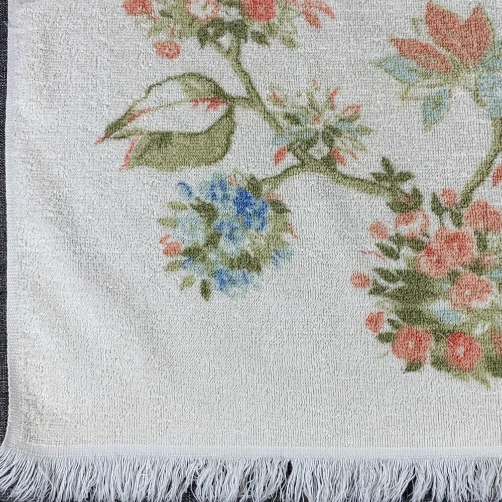 Vintage Fieldcrest Floral Patterned Bath Towel Cotton 23
